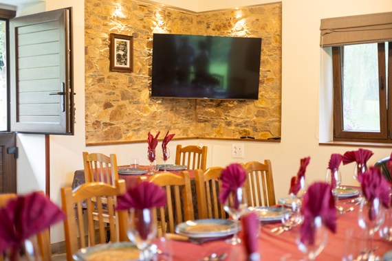 Televisión Comedor Restaurante Apartamentos As Cereixeiras